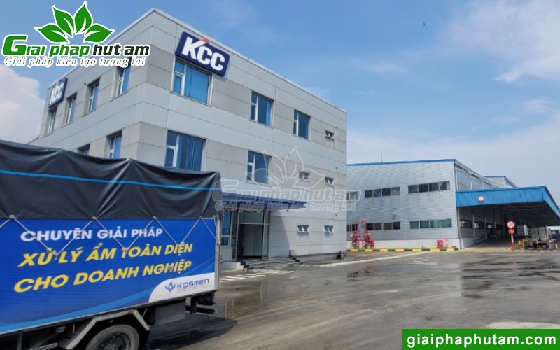hình ảnh lắp máy hút ẩm bảo quản sơn tại kcc bắc ninh 1