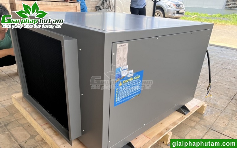 Máy hút ẩm treo trần Kosmen KM-240DS được thiết kế chắc chắn