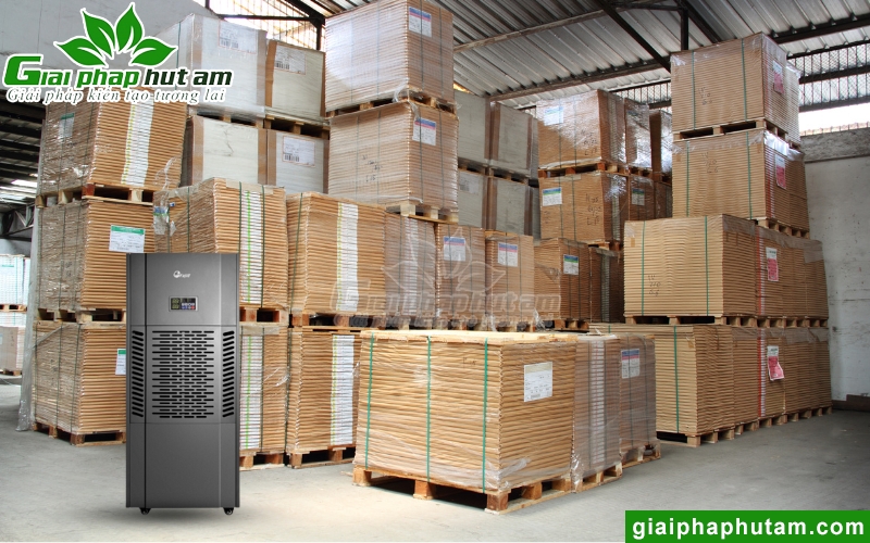 máy hút ẩm cho nhà kho cỡ vừa Fujie HM-180N